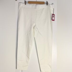 Vince Camuto White Capris, 2X